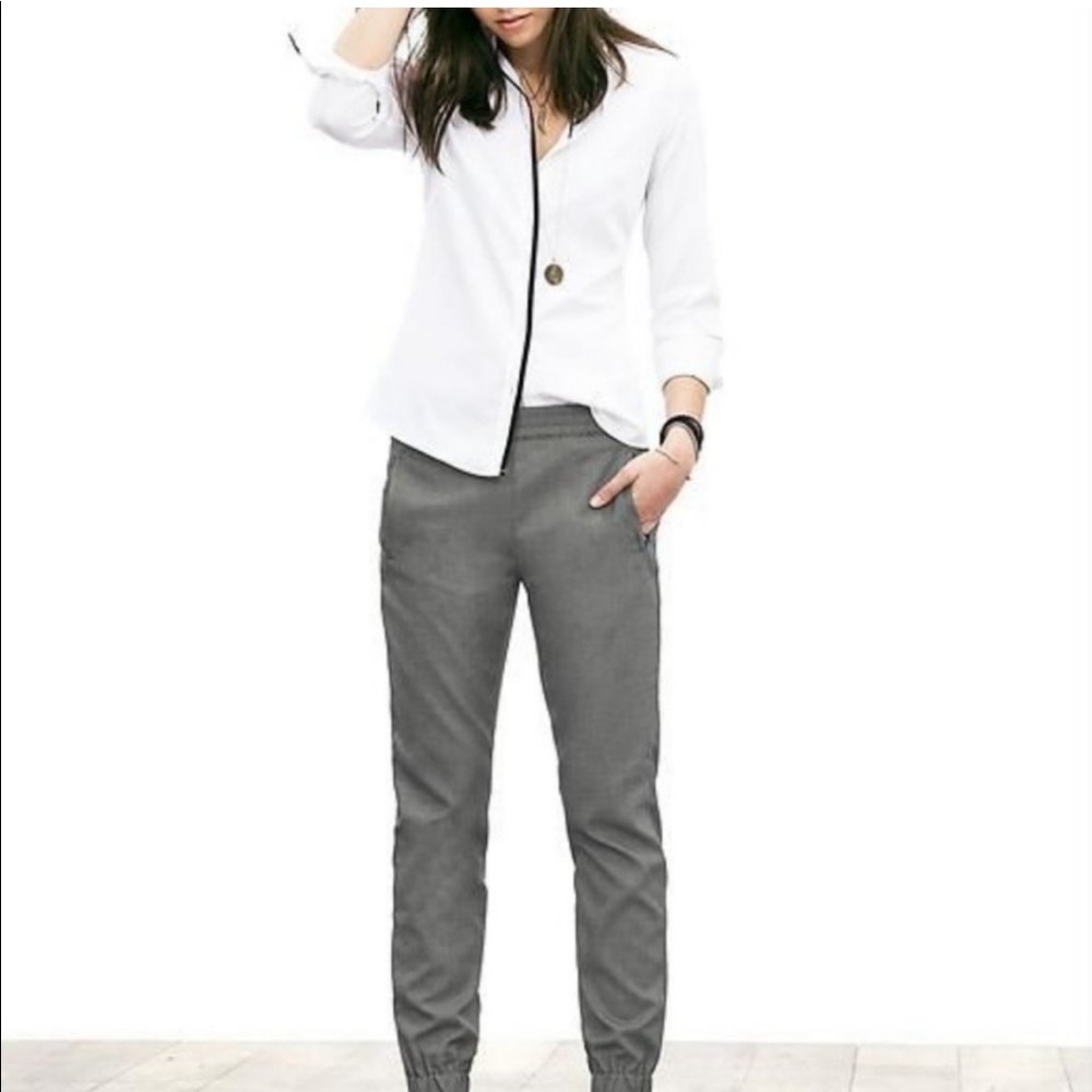 EUC BR Grey Twill Menswear Jogger pants size 4